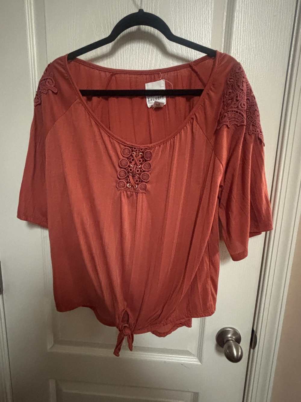 New York Laundry Rust Crochet-Trim Tie-Front Crop Top